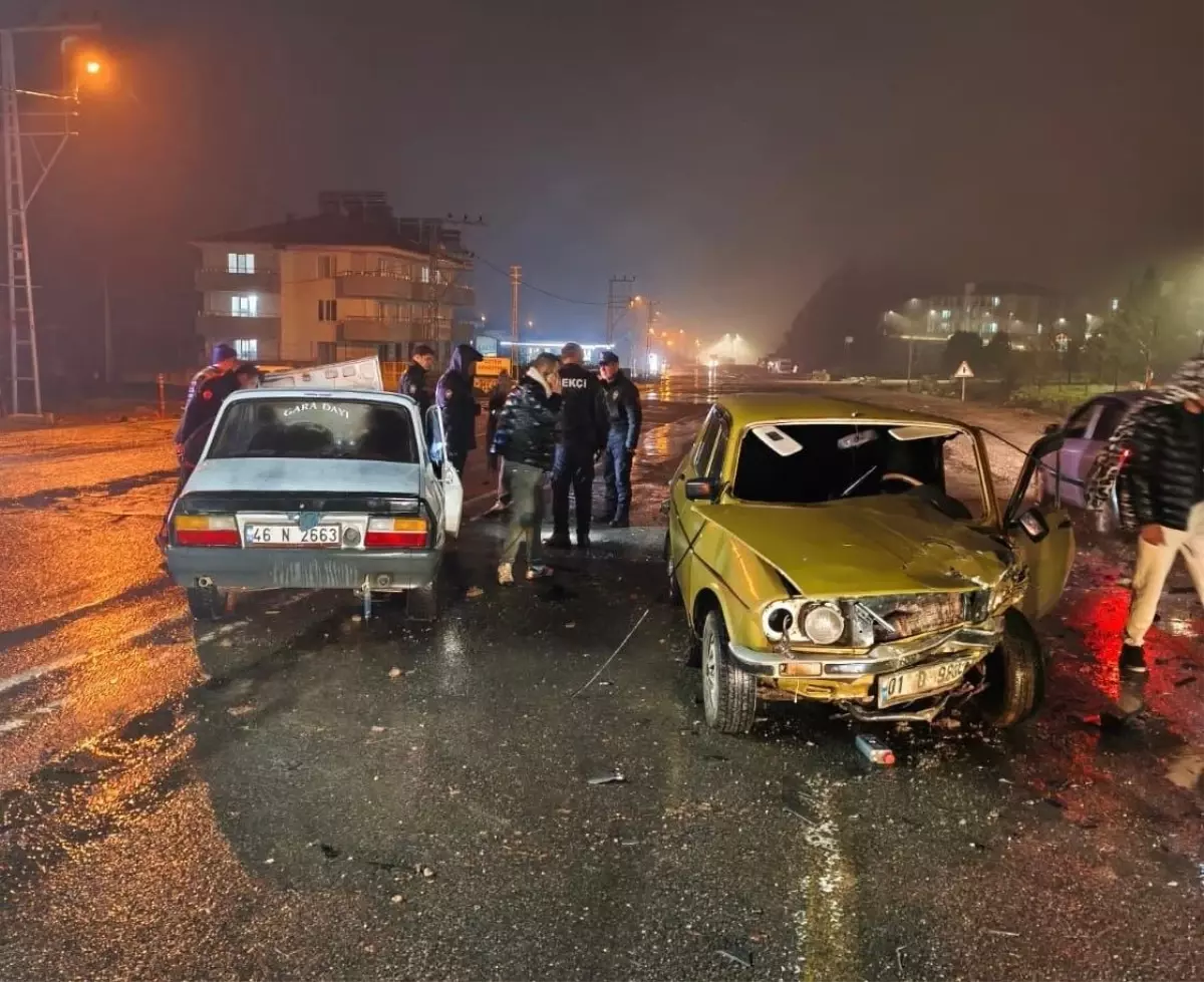 Kahramanmaraş'ta iki ayrı kazada 2 kişi hafif yaralı: Tünelde kazasız, üniversite yolunda kaza