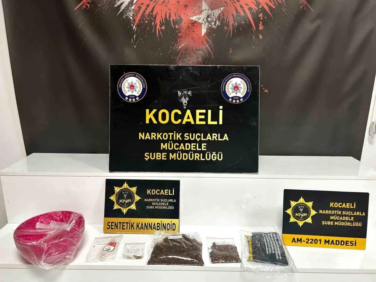 Kocaeli'de Narkotik Operasyonu: 4.920 Hap Ele Geçirildi, 6 Şüpheli Gözaltına Alındı