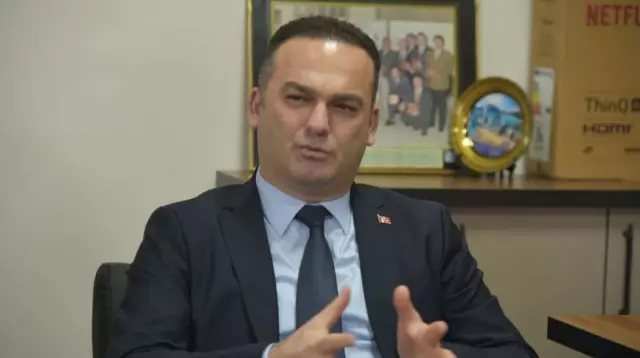 Hasbi Dede’nin ofisinden fotoğraf