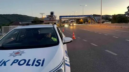 Düzce’de Trafik Denetiminde 1.755 Sürücüye Ceza Kesildi, 141 Araç Men Edildi