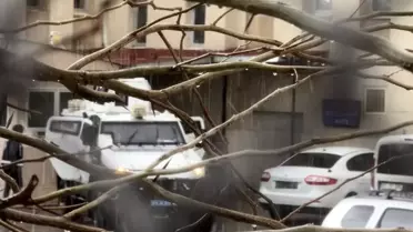 Olay mahallinde inceleme yapan polis