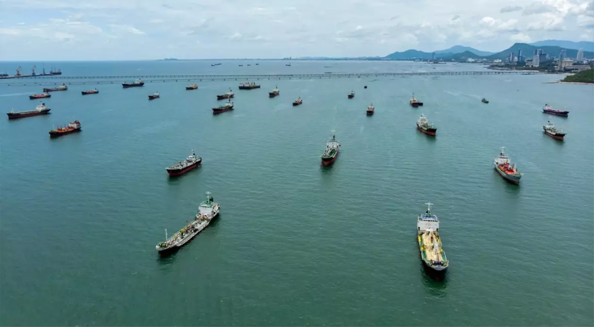 Hindistan'a Ait LPG Tankerleri Güvenle Hürmüz Boğazı'nı Geçti