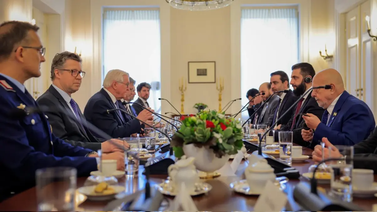 Suriye Cumhurbaşkanı Ahmed Şara, Berlin’de Almanya Cumhurbaşkanı Steinmeier ile Görüşüyor