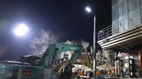 Çökme sonrası kurtarma çalışmaları