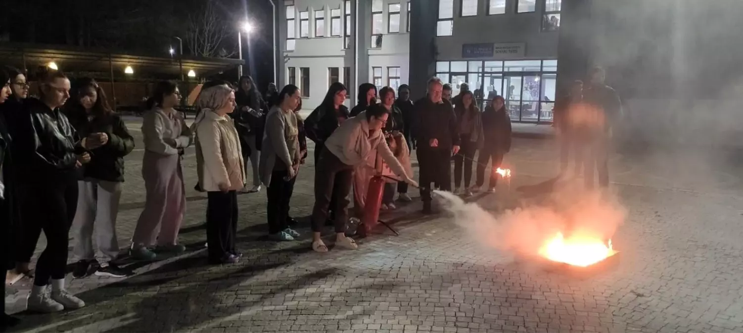 Bala Hatun Yurdu’nda Afet Hazırlık Atölyesi: Öğrenciler Tatbikatla Bilinçleniyor