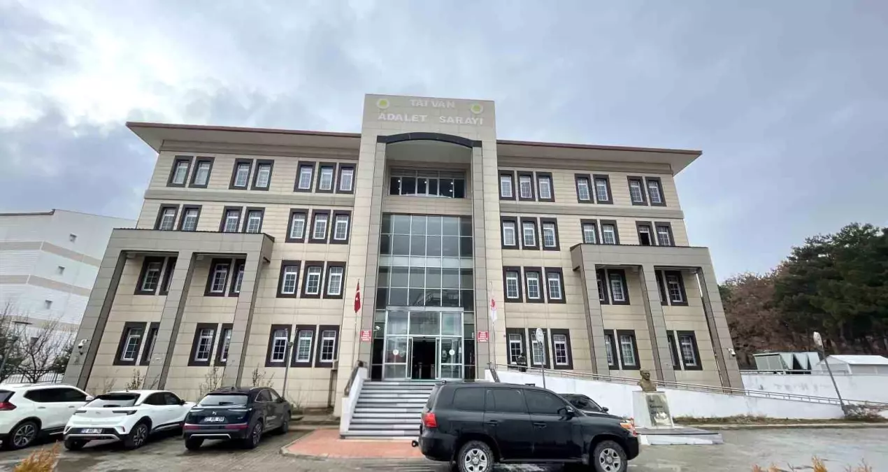 Tatvan’da Sahte Altın Operasyonu: 3 Şüpheli Yakalandı, 2’si Tutuklandı