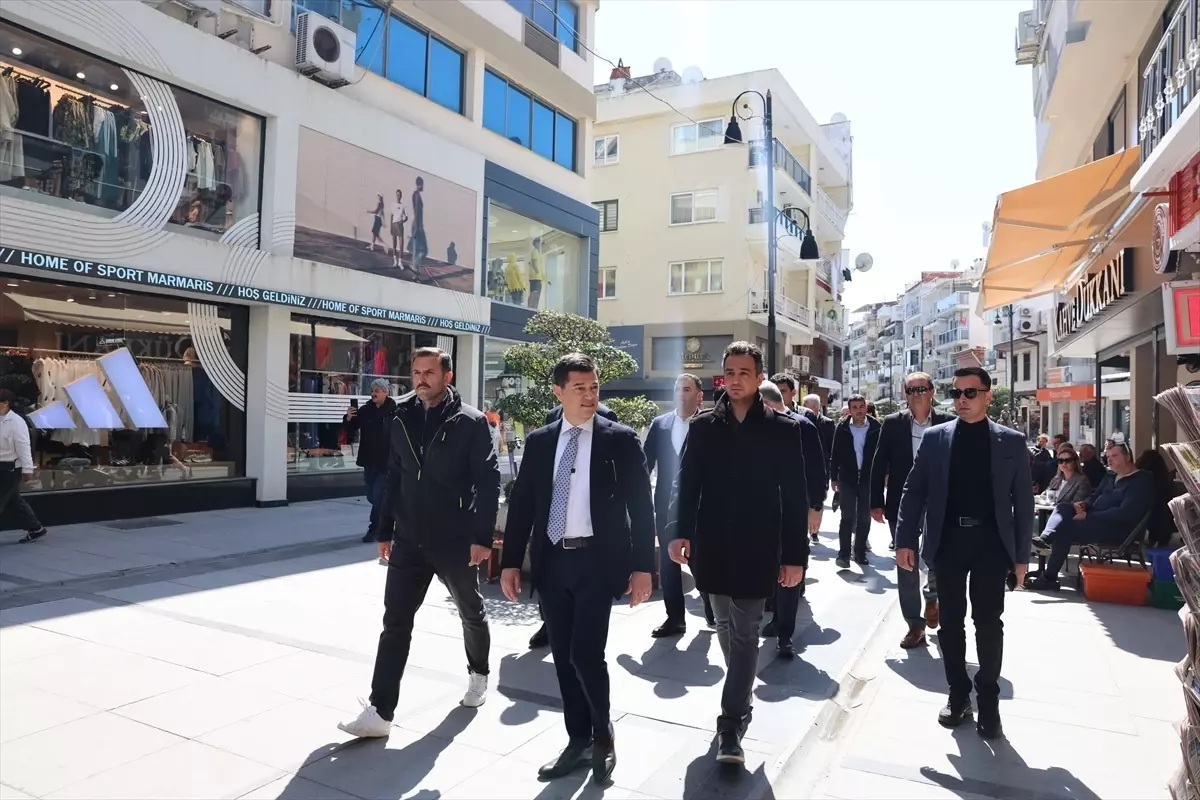 Marmaris Çarşısı’nda Altyapı ve Üstyapı Yenileme Çalışmaları Hız Kesmeden Sürüyor