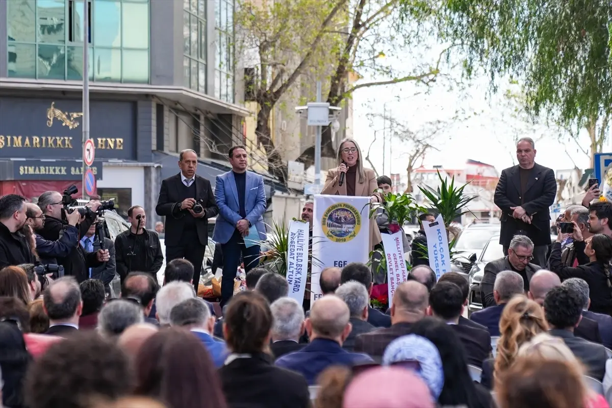 Eyyüp Kadir İnan, Gençlik Eleştirilerine Yanıt Vererek İzmir Projelerini Vurguladı