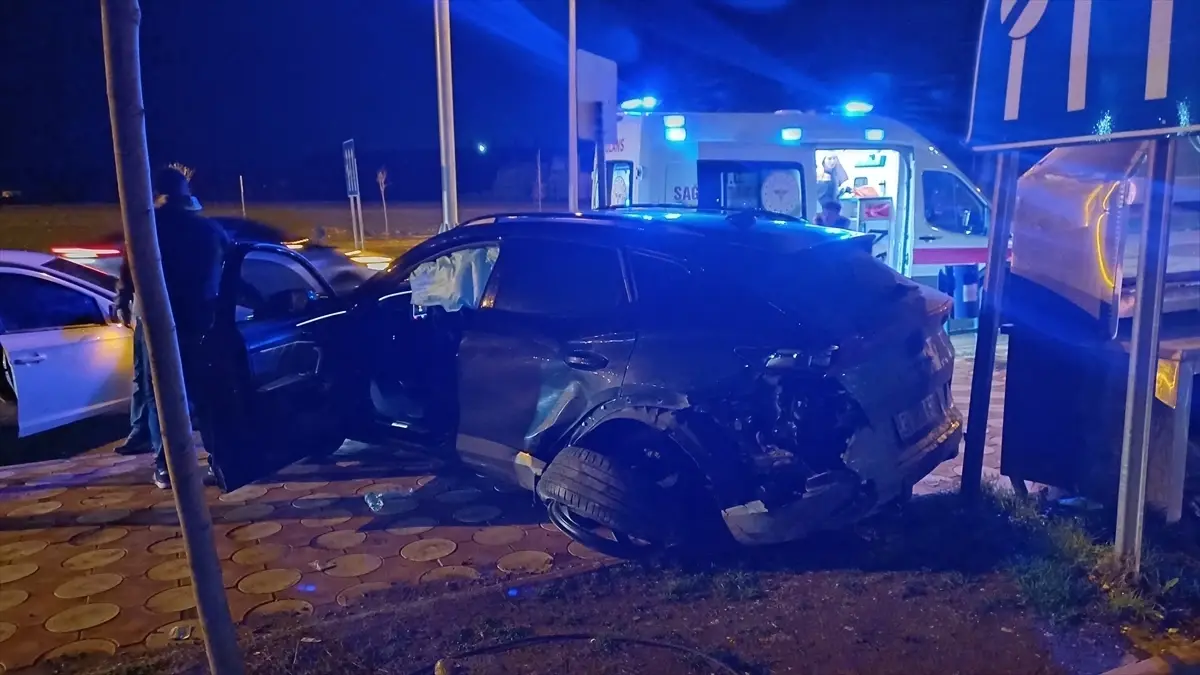 Batman’da SUV ile Otomobil Çarpıştı: 1 Yaralı Hastaneye Kaldırıldı