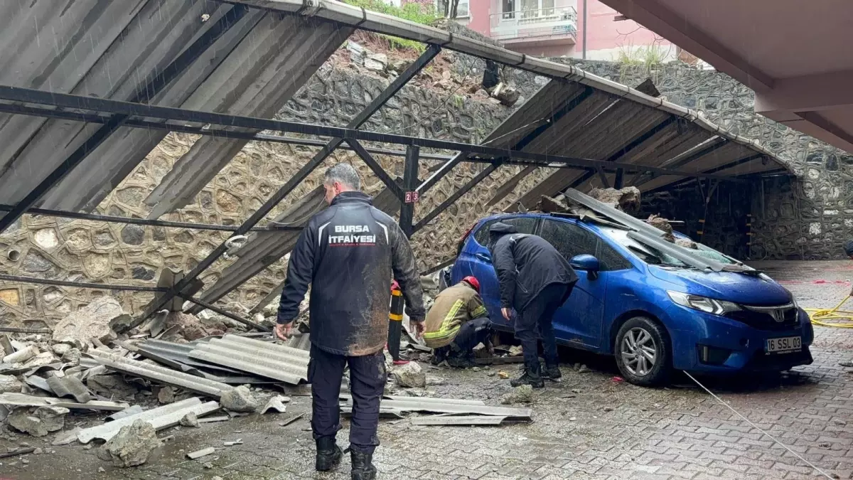 Bursa’da Şiddetli Fırtına ve Heyelan: Trafik ve Yaşamda Büyük Zorluklar