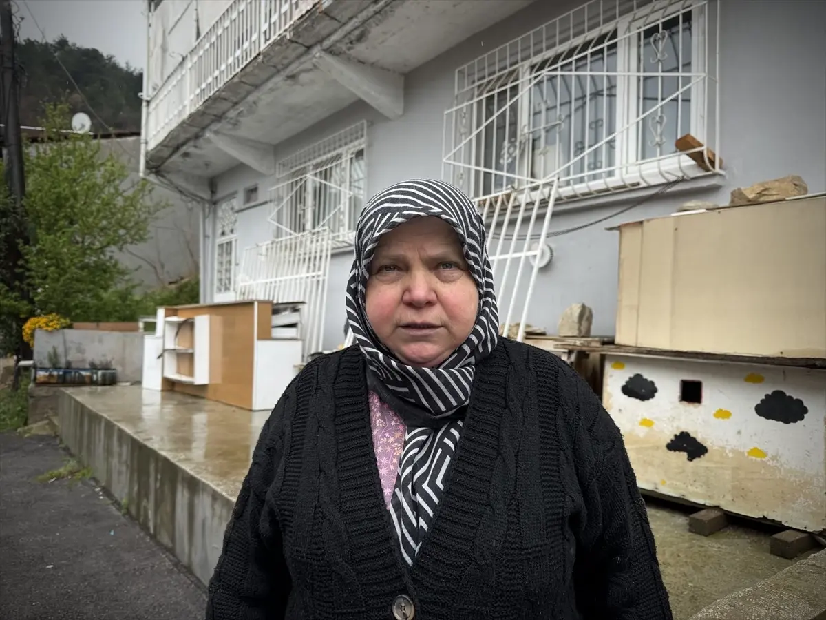 Bursa’da Toprak Kayması Sonrası 59 Yaşındaki Kadın Hayatta Kaldı