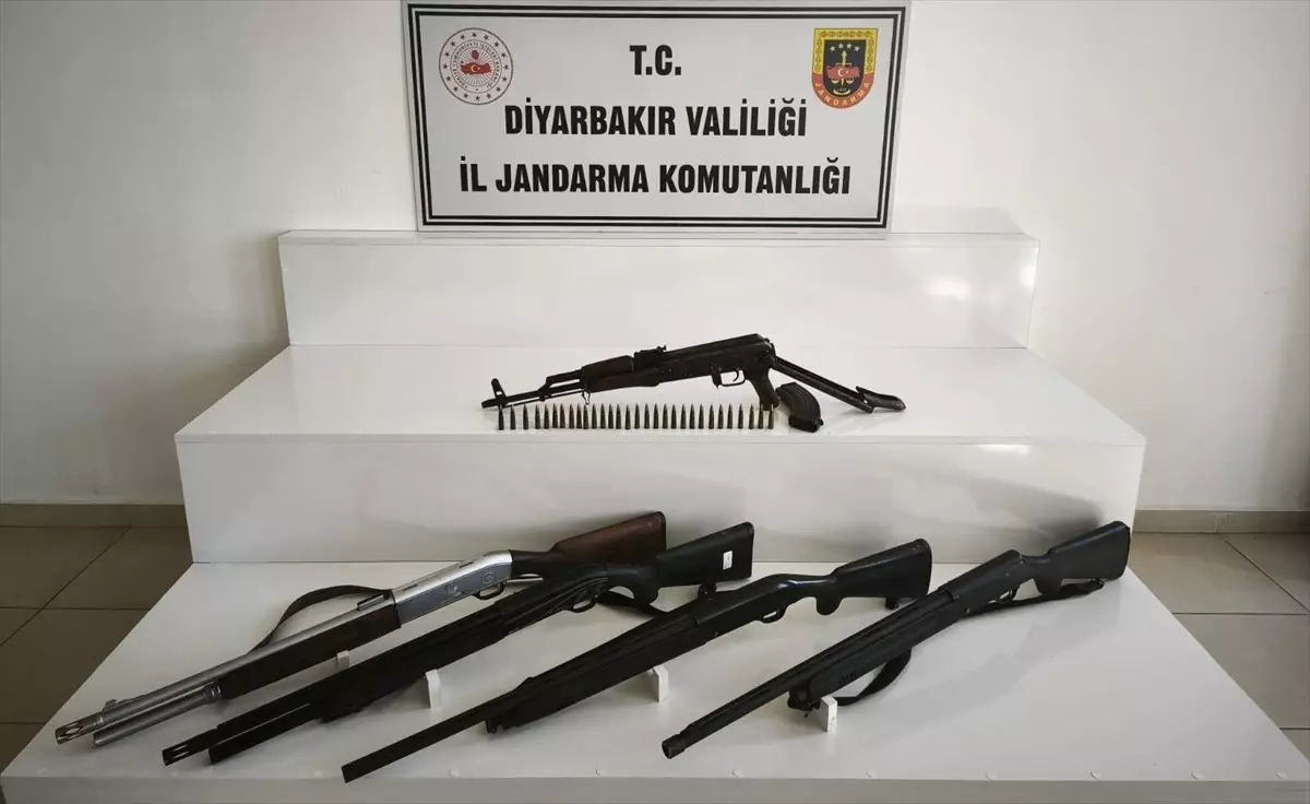 Diyarbakır’da Yüzlerce Ruhsatsız Silah ve Mühimmat Ele Geçirildi