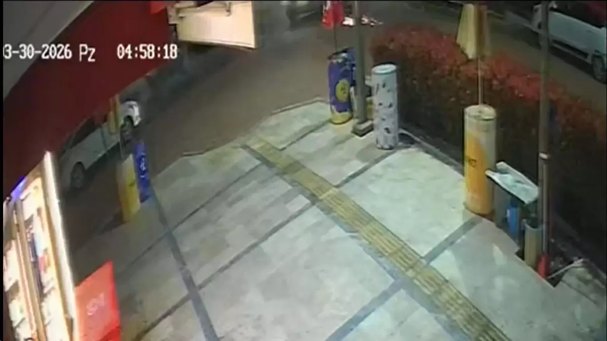 Salihli'de Motosiklet ve Kamyonet Çarpışması: Sürücü Gözaltında, Genç Adam Hayatını Kaybetti