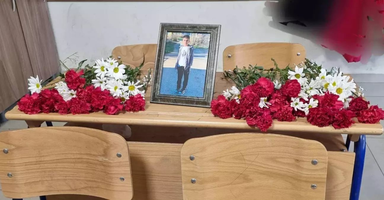 Akşehir’de Motosiklet Kazasında Hayatını Kaybeden 11 Yaşındaki Öğrenciye Okul Arkadaşları Anlamlı Bir Anma Düzenledi