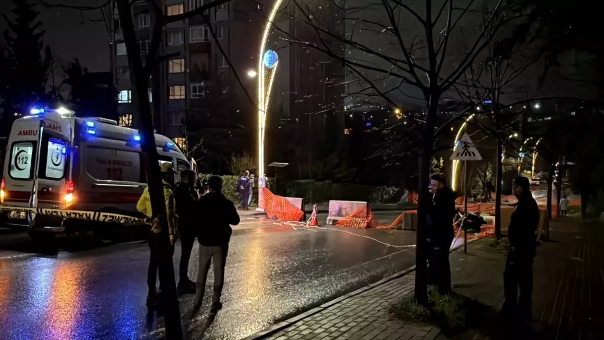 Gebze'de Trafiğe Kapalı Alanda Motosiklet Bariyere Çarptı, Sürücü Hayatını Yitirdi