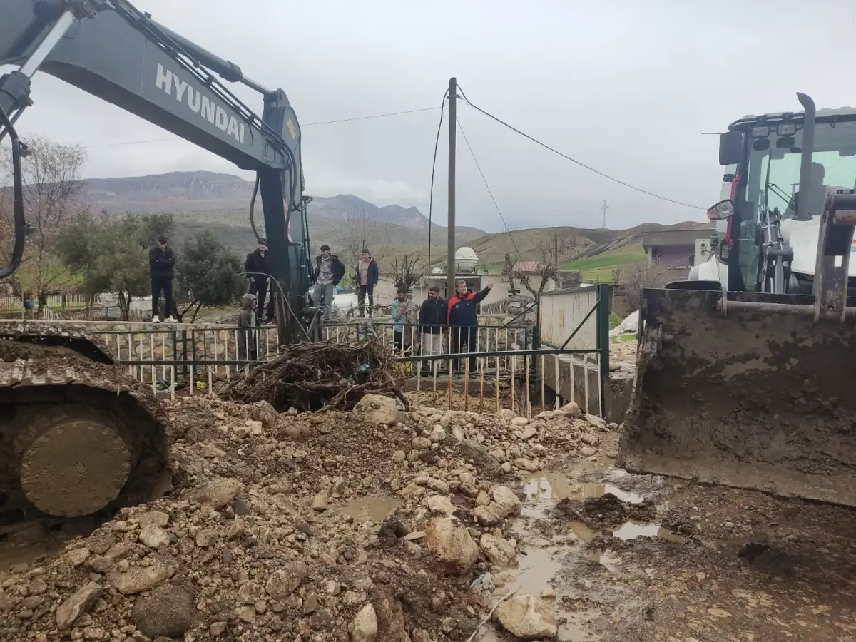 Şırnak’ta Şiddetli Sel Sonrası Hasar Giderme Çalışmaları Hız Kesmeden Sürüyor