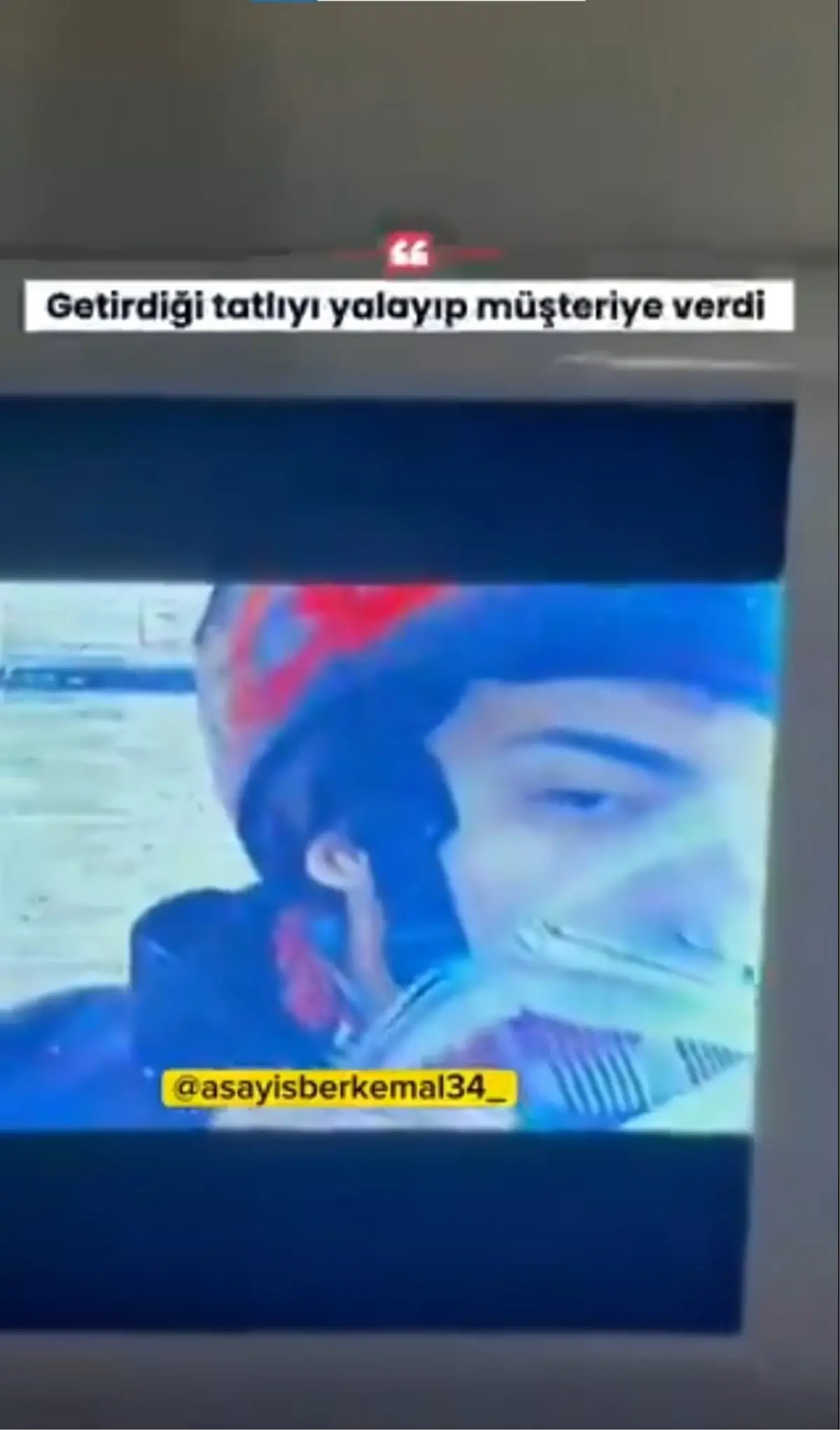 Kurye Paketteki Tatlıyı Yaladı: Müşteriye Teslimat Sırasında Şaşırtıcı An