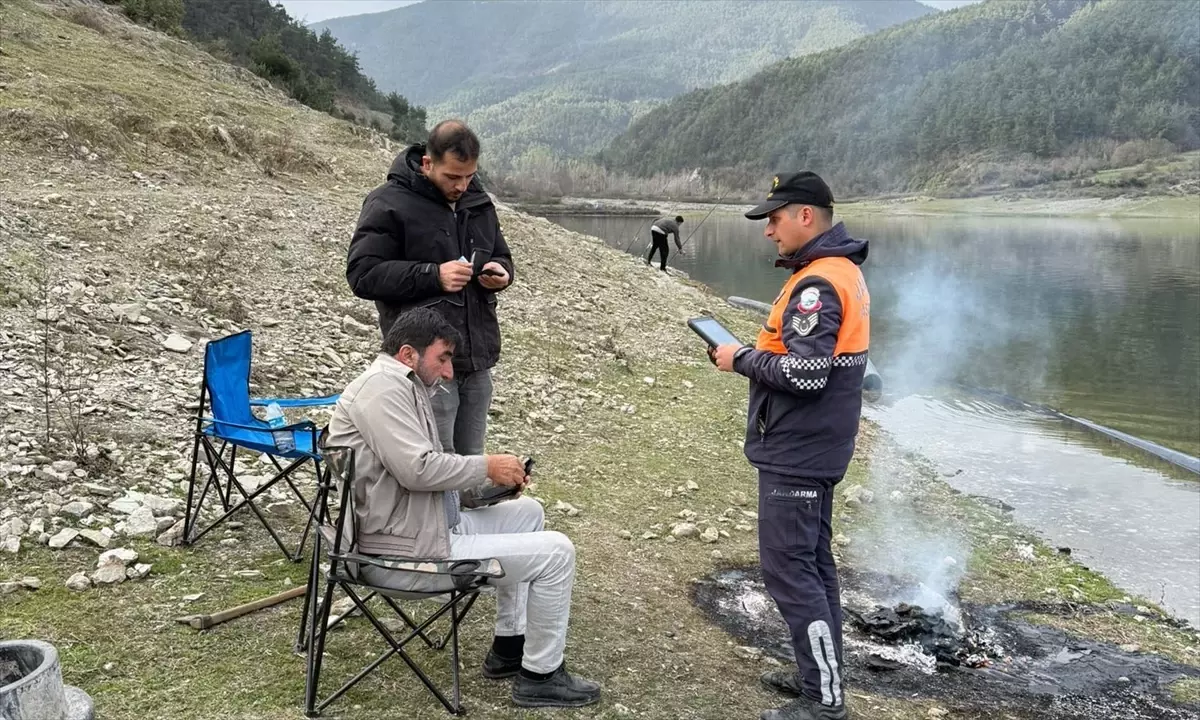 Vezirköprü Baraj Gölü'nde Jandarma Denetimi: Avcılara Ceza Kesildi