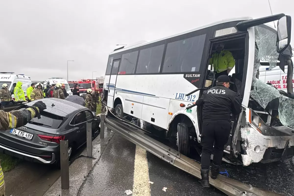 Kuzey Marmara Otoyolu'nda zincirleme kazada polis memuru şehit oldu