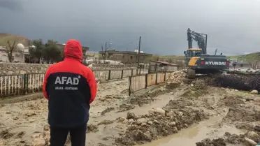 Cizre’de sel sonrası inceleme yapılan bölge fotoğrafı