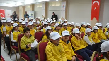 Etkinlikte yapılan geri dönüşüm sanat eserleri