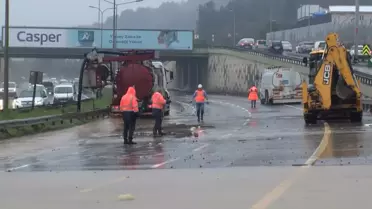 Çekmeköy’de taşan dere ve kapanan yol