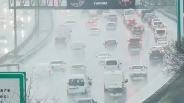 İstanbul’da ana yollarda yoğun trafik