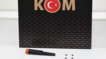 Ele geçirilen tarihi sikke ve dedektör