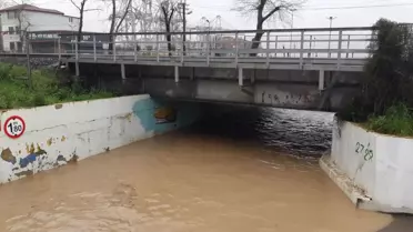 Alt geçit suyla dolmuş, kapalı
