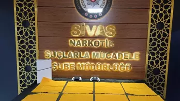 Operasyonda tutuklanan şüpheliler ve ele geçirilen uyuşturucu