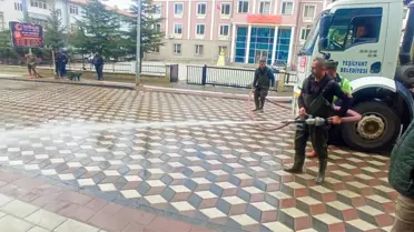 Yeşilyurt caddelerinde temizlik çalışması