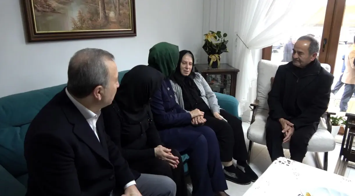 AK Parti Lideri Fatma Betül Sayan Kaya, Katar'daki Helikopter Kazası Şehidinin Ailesine Taziye Ziyareti Gerçekleştirdi