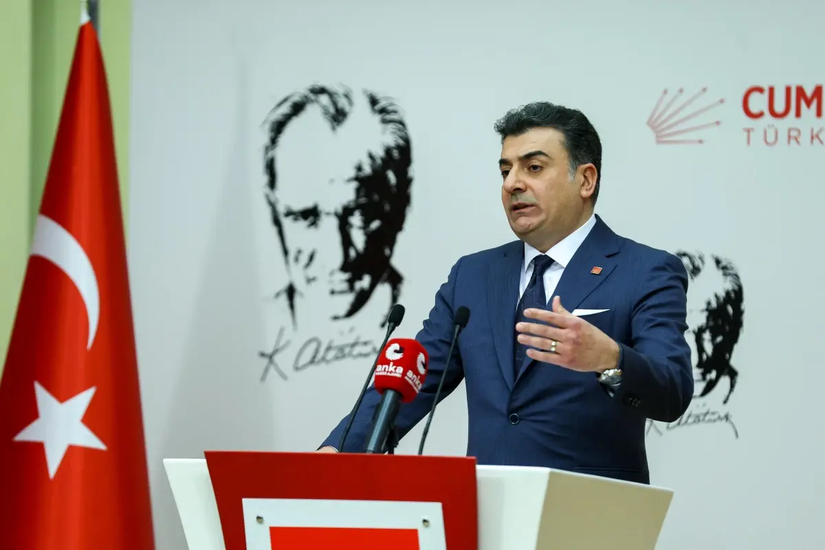 CHP MYK, Özkan Yalım'ın Üyeliğini Askıya Alarak Disiplin Süreci Başlattı