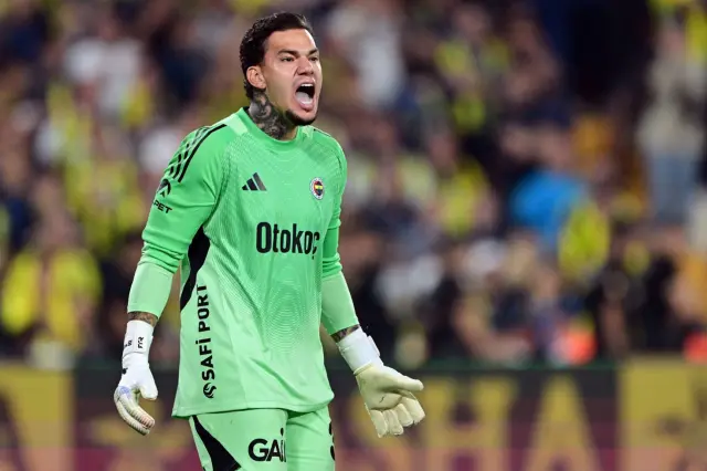 Fenerbahçe taraftarları tribünde