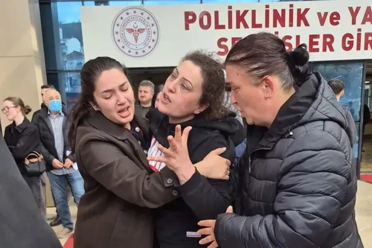 Kızını Kaybeden Anne Hastane Bahçesinde Çığlık Attı: Göz Yaşları ve Acı Dolu Anlar