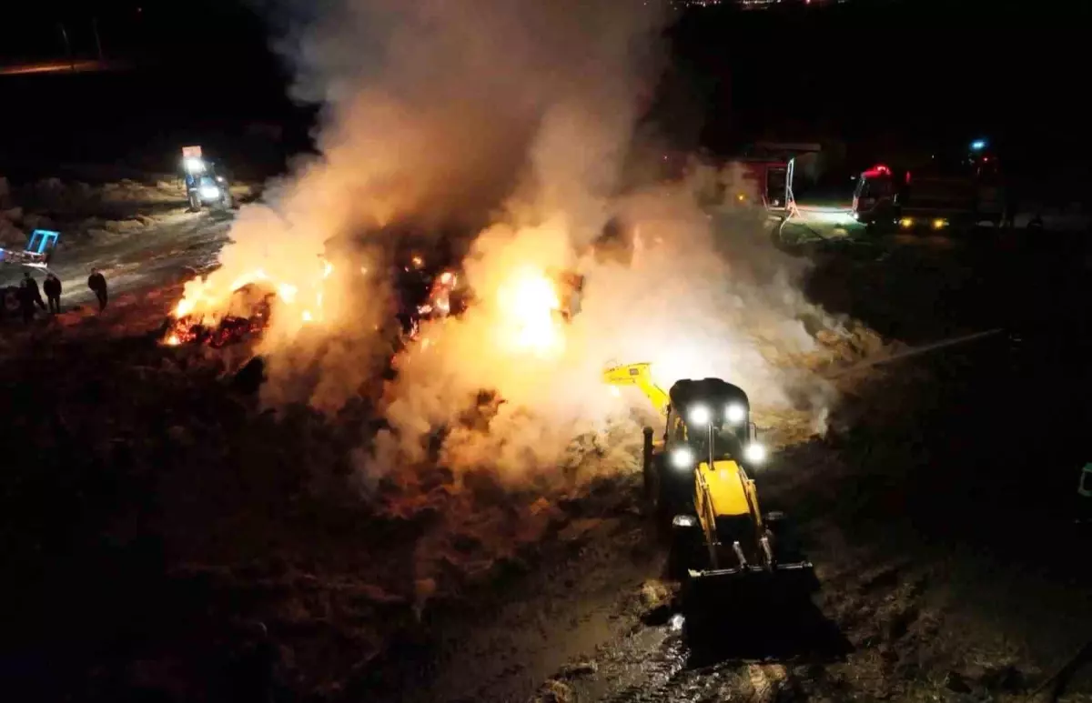 Aksaray’da Mandıra Yangınıyla Mücadele: 70 Ton Saman Kül Oldu