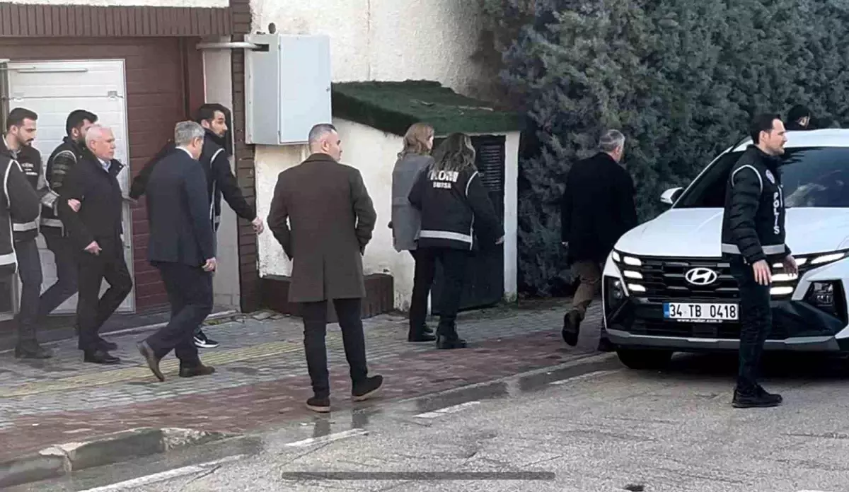 Bursa’da Büyükşehir Belediye Başkanı Bozbey ve Ailesi Gözaltına Alındı