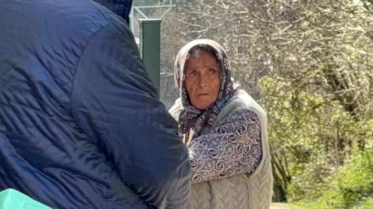 Zihinsel engelli anne ve iki çocuğu