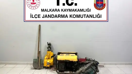 Kaçak kazı operasyonunda yakalanan şüpheliler
