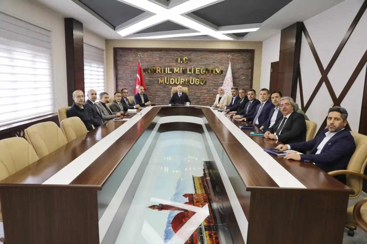 Ağrı’da Okul Kalitesini Yükselten Yeni Eğitim Projeleri Masada