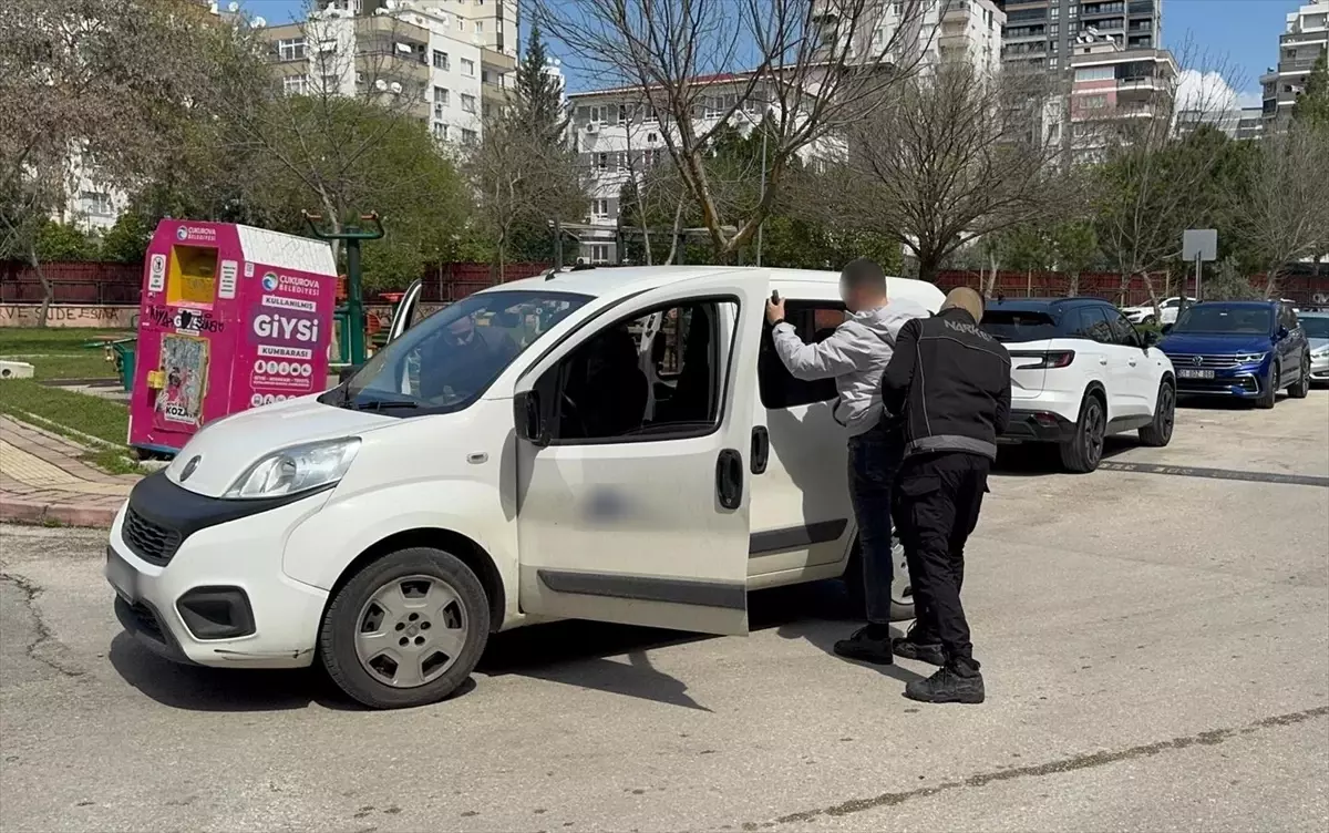 Adana’da Okul Çevresinde Güvenlik Denetimi: 236 Kişi Sorgulandı