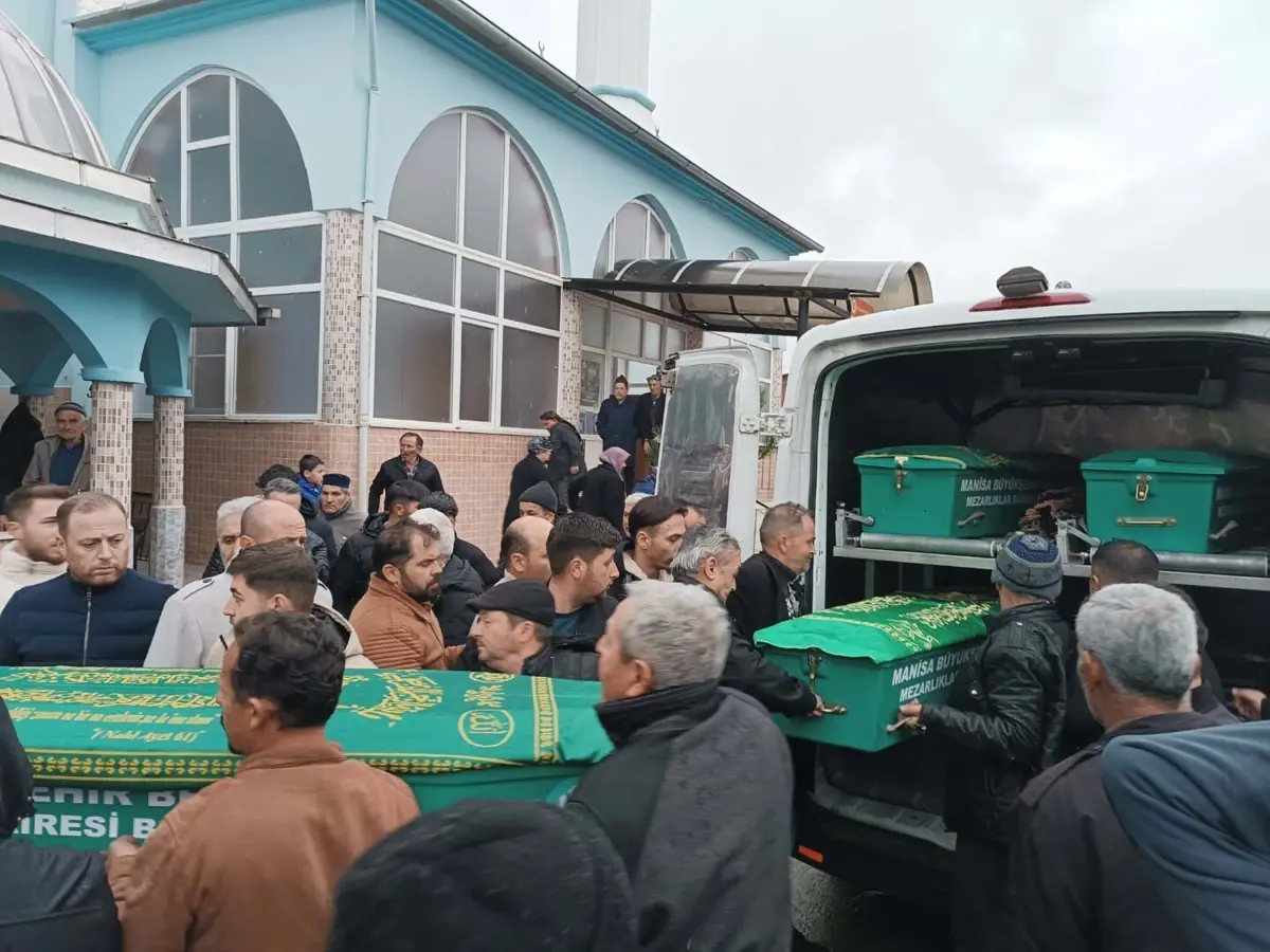 Turgutlu’da 4 Şehit’in Cenazesi Toprağa Verildi