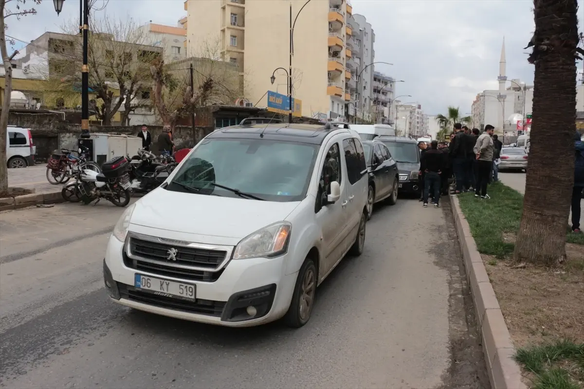 Cizre'de Zincirleme Trafik Kazası: 1 Yaralı ve Yol Kapandı