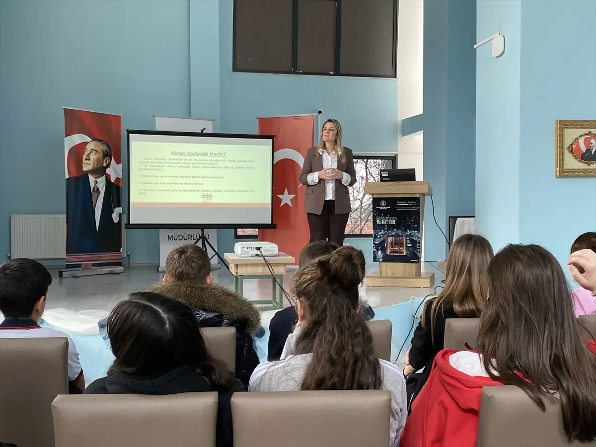Edirne Kütüphanesi'nde Akran ve Siber Zorbalığa Karşı Öğrenciler İçin Bilinçlendirme Semineri