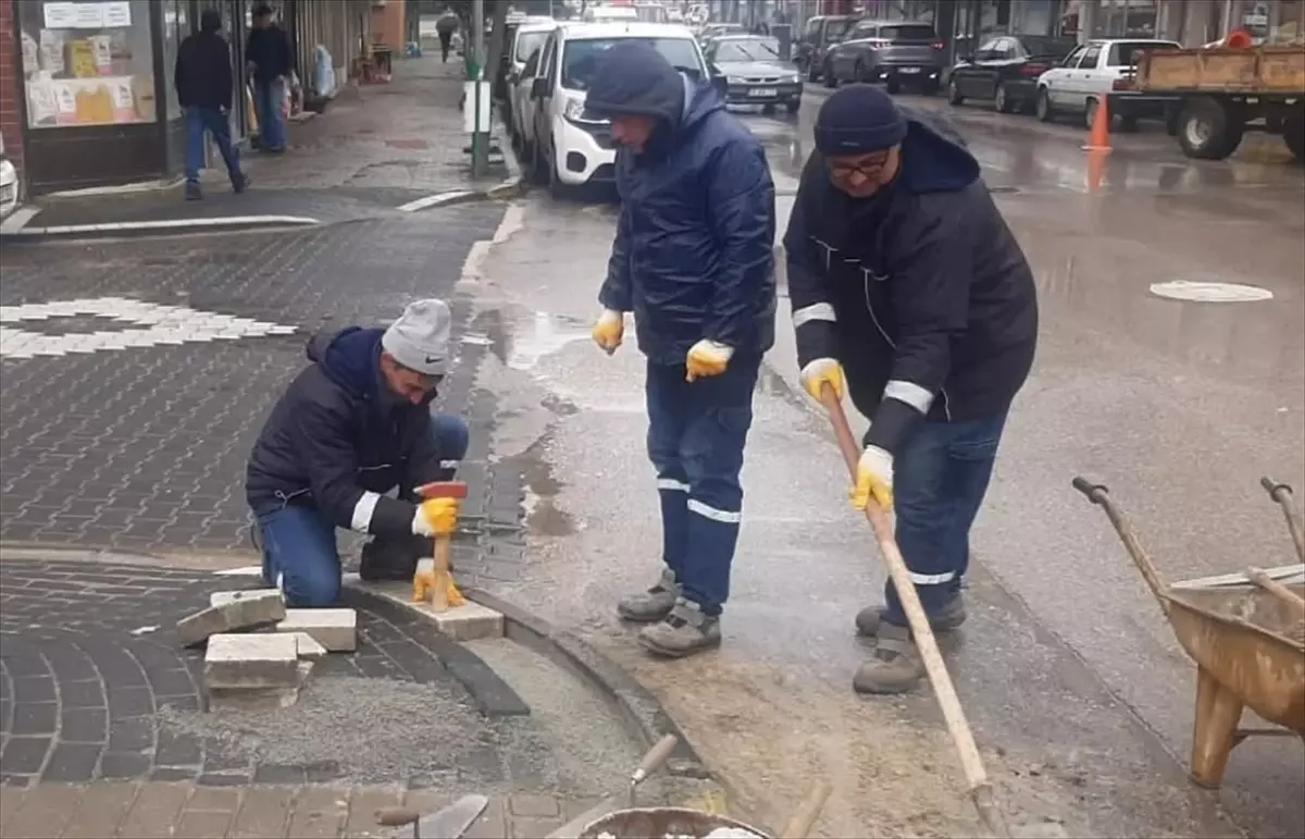 Kaymakam Tutar, 62. Kütüphane Haftası'nda Kitap Okudu ve Okurları Teşvik Etti