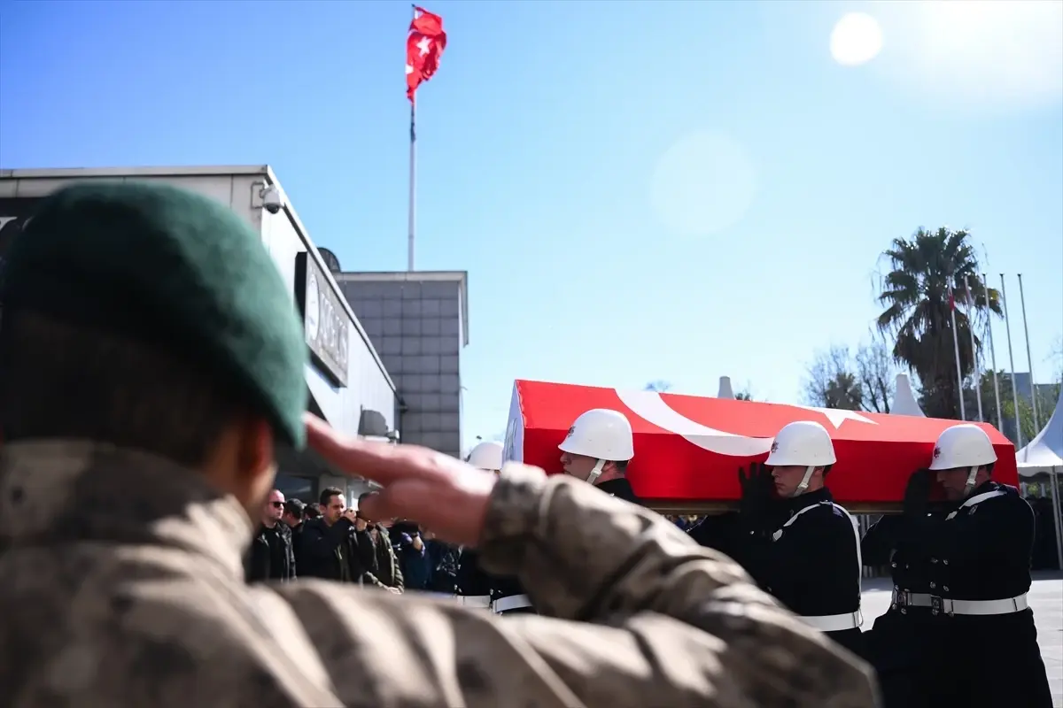 Edirnekapı Şehitliği'nde Şehit Polis Mustafa Aydın'ın Veda Töreni Gerçekleşti
