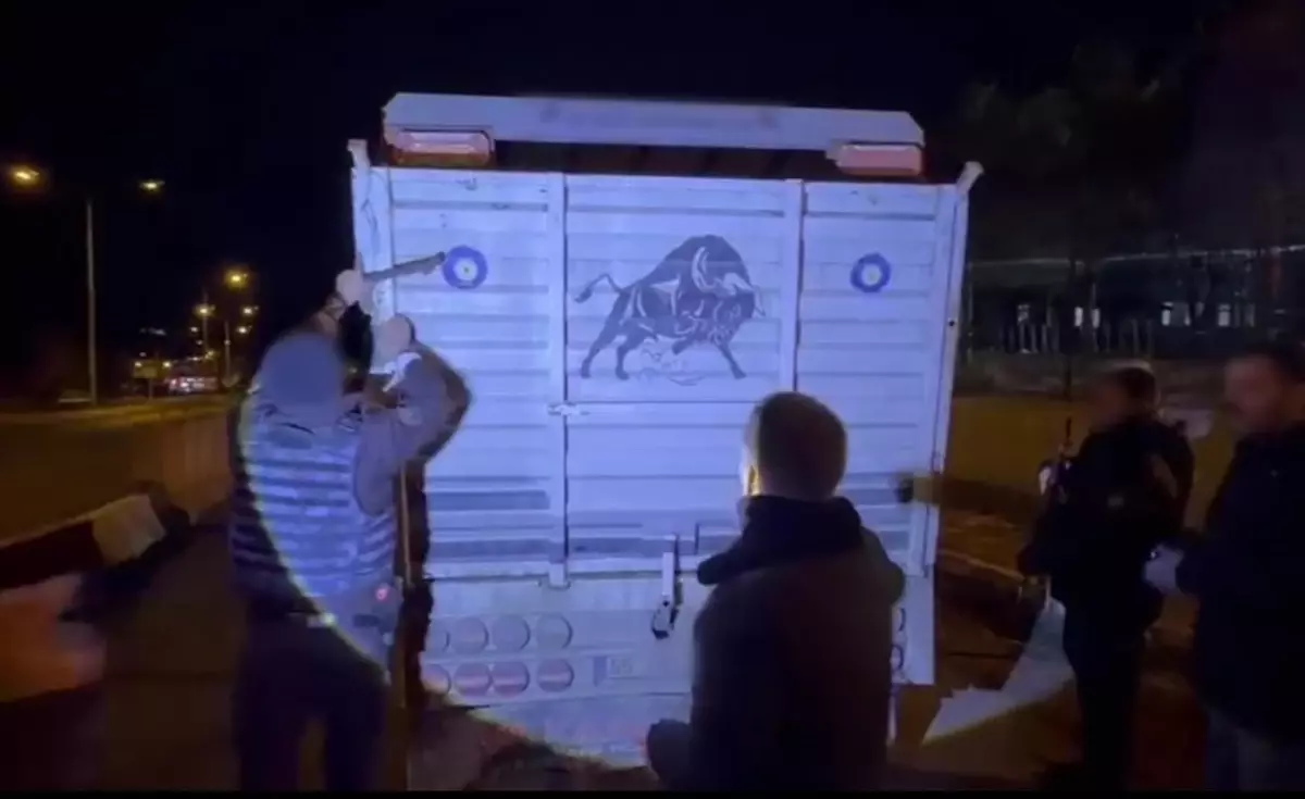 Kars'ta Kaçak Göçmen Operasyonu: 12 Göçmen ve 4 Şebeke Üyesi Tutuklandı