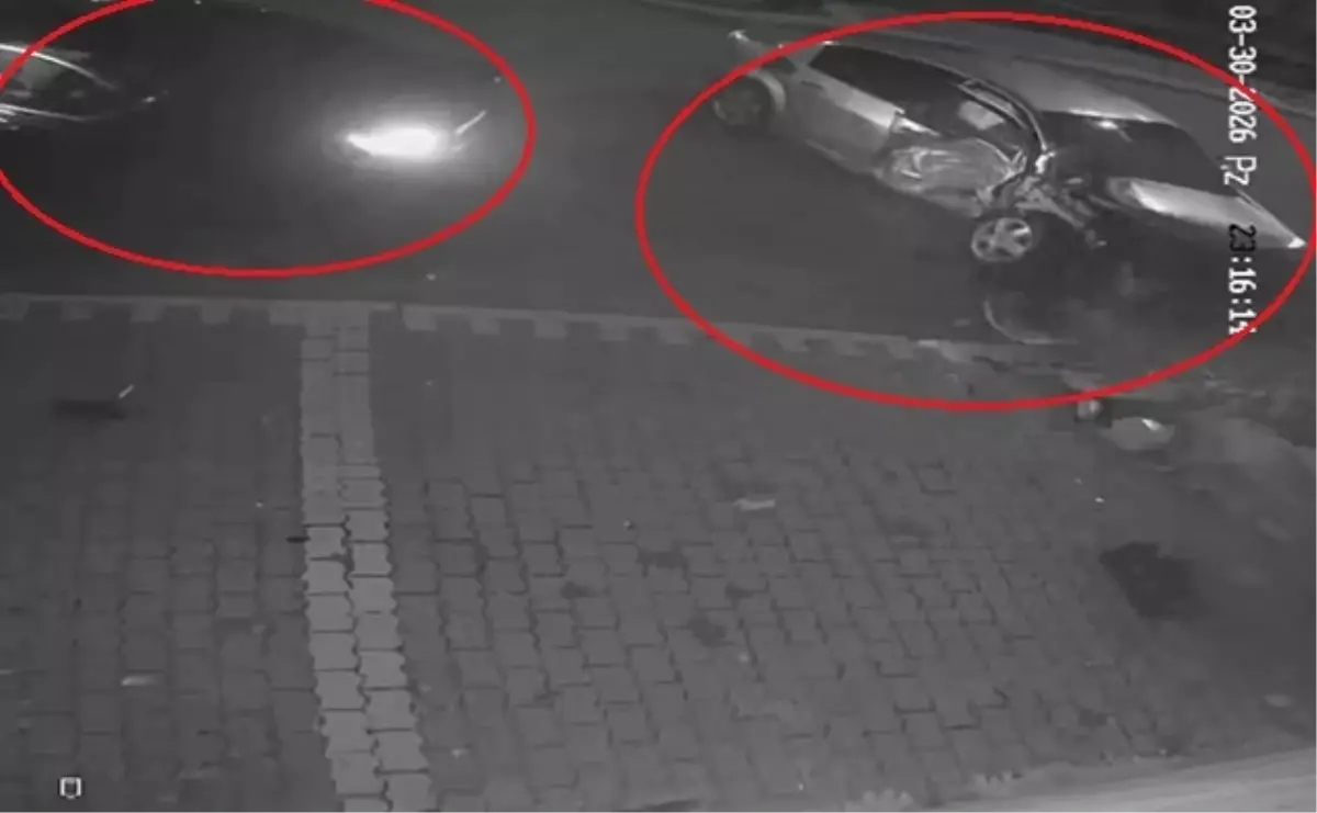 Kayseri'de İki Araç Çarpıştı: 5 Kişi Yaralandı, 1'i Ağır Hastaneye Alındı