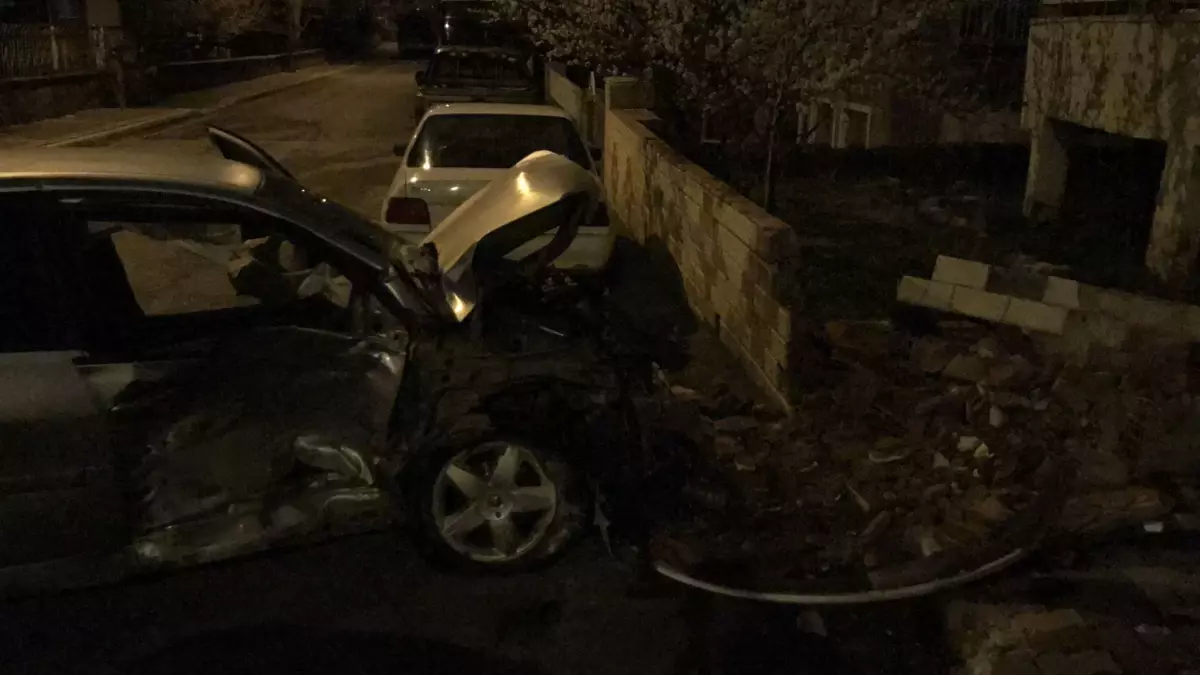 Kayseri Melikgazi'de İki Araç Çarpıştı: 5 Yaralı, 1'i Ağır Yaralı