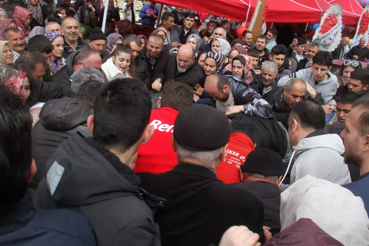 Konya Beyşehir’de Ucuz Televizyon Kampanyası Kalabalıkları Çekti